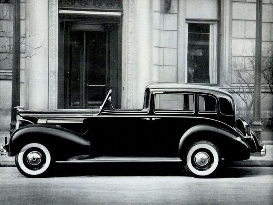  Packard Eight All-Weather Town Car by Rollston 1938 года  (фото 1 из 1)